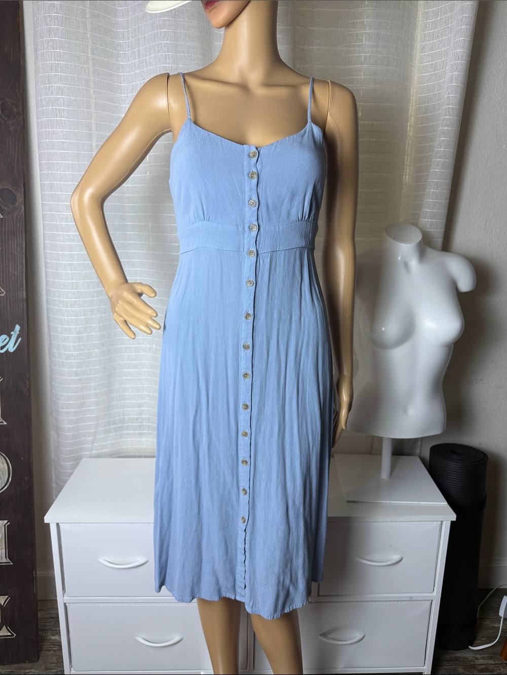 🌟SKY AND SPARROW🌟 Sky Blue Button-Front Spaghetti Strap Midi Dress